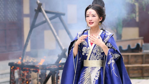 《陳情令》肖戰哭戲帥炸！10女星經典哭戲場面，楊冪太美、趙麗穎沒形象，最經典還是孫儷