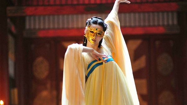 回顧范冰冰、李晨定情作《武媚娘傳奇》！15套造型少女~女帝，光頭、老妝都能駕馭