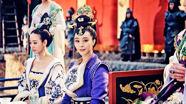 回顧范冰冰、李晨定情作《武媚娘傳奇》！15套造型少女~女帝，光頭、老妝都能駕馭