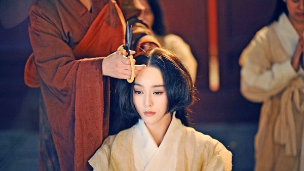 回顧范冰冰、李晨定情作《武媚娘傳奇》！15套造型少女~女帝，光頭、老妝都能駕馭