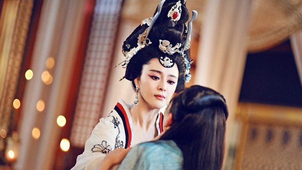 回顧范冰冰、李晨定情作《武媚娘傳奇》！15套造型少女~女帝，光頭、老妝都能駕馭
