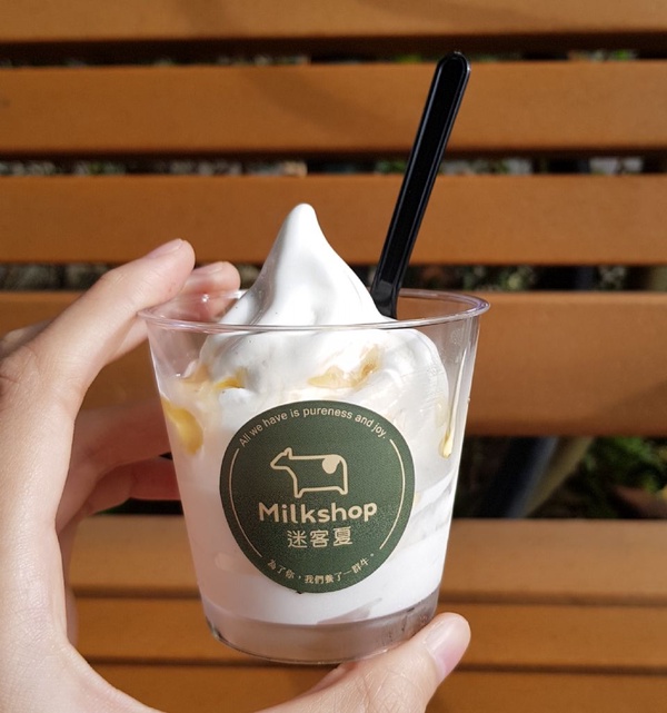 迷客夏也有霜淇淋！濃郁奶香的霜淇淋，全台只有這間迷客夏有～