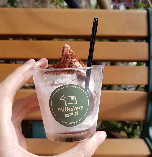 迷客夏也有霜淇淋！濃郁奶香的霜淇淋，全台只有這間迷客夏有～