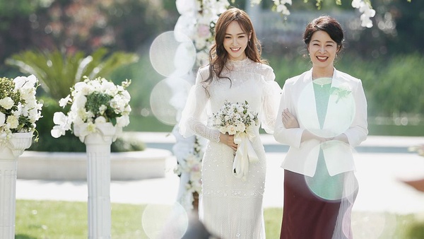 楊丞琳、李榮浩要結婚啦！她早穿了近10次婚紗，盤點10位女星電視劇的婚紗造型