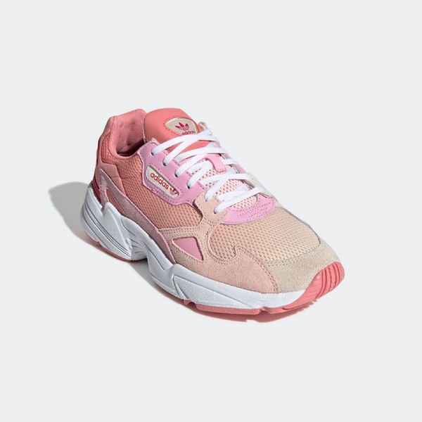 Adidas Originals「復古玫瑰粉、全白Magmur老爹鞋」今夏必收!夏日繽紛新色讓你穿著走！