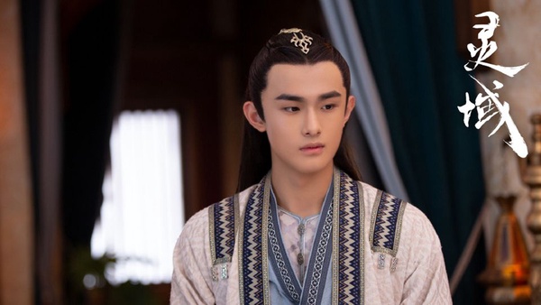 楊冪、張彬彬《暴風眼》劇照曝光！盤點楊冪公司力捧9位男星，張彬彬紅了他卻不紅