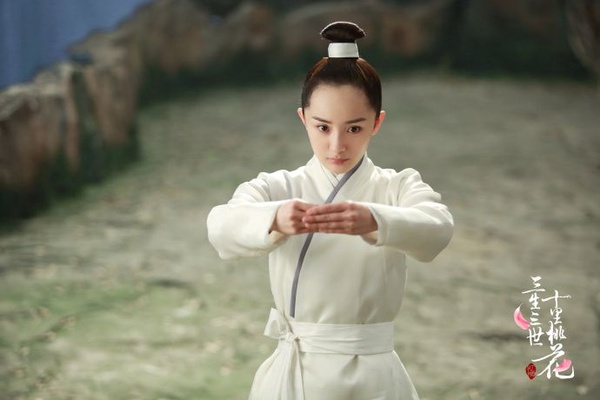 《宸汐緣》倪妮撞衫《三生三世》楊冪！7女星用同個造型師，迪麗熱巴變仙女，周迅被嫌老！