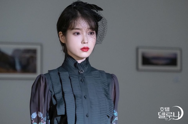 《德魯納》IU拿長槍帥炸！韓劇9位霸氣女主經典場面，朴信惠、朴寶英變小太妹