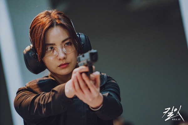 《德魯納》IU拿長槍帥炸！韓劇9位霸氣女主經典場面，朴信惠、朴寶英變小太妹