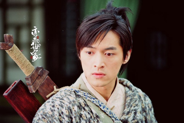 《宸汐緣》張震古裝展現大叔魅力！12位仙俠劇男神，胡歌經典難超越，黃曉明卻被吐槽