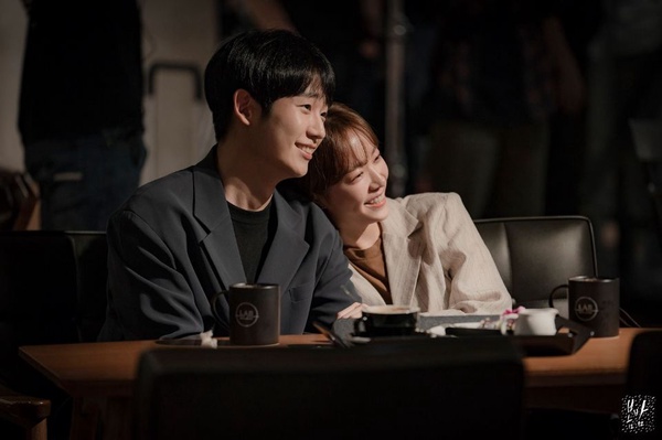 《德魯納》IU大他5歲、《丘海昤》差6歲，這7部韓劇全是「姊弟配」，最後一對竟然整整相差13歲