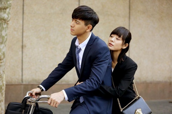 《親愛的熱愛的》李現7個經典角色！高冷電競男神、跩痞神探，竟還演過《微微一笑》
