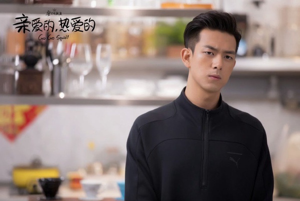 《親愛的熱愛的》韓商言10個老司機撩妹套路：「不是我想抱妳，這是談戀愛必經過程」