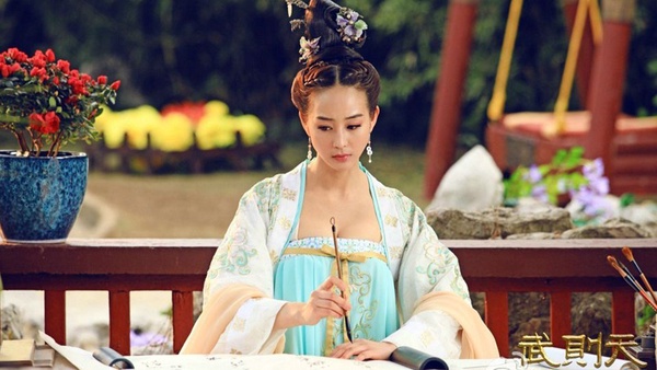 《宸汐緣》元瞳比《延禧》爾晴更腹黑！10個古裝心機女二，趙麗穎演反派還出賣身體