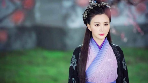 李沁新戲《誅仙》挑戰楊紫經典角色！回顧《青雲志》10美人榜單，楊紫美過趙麗穎