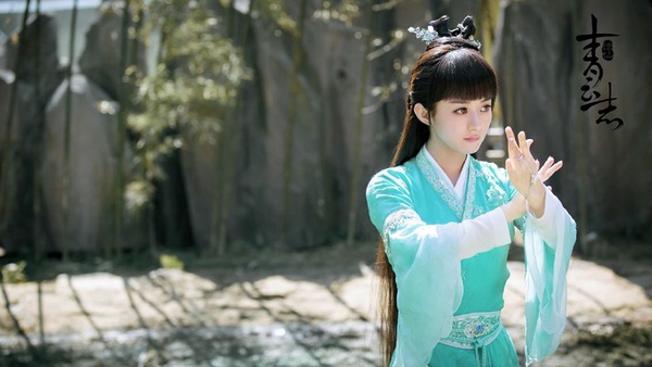 李沁新戲《誅仙》挑戰楊紫經典角色！回顧《青雲志》10美人榜單，楊紫美過趙麗穎