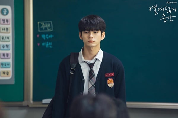 金香起《18歲的瞬間》青春戀愛感滿滿，7部韓國校園甜寵劇，沒看這一部直接被全校排擠