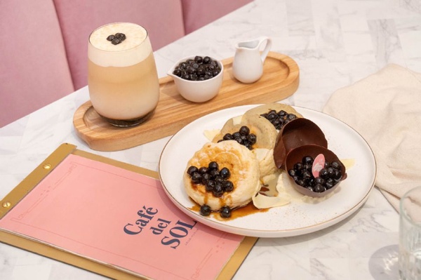 揪姊妹一起當螞蟻！「Café del SOL」推期間限定「珍珠奶茶鬆餅」「爆漿鐵觀音珍奶」，排隊美食預感再+1!