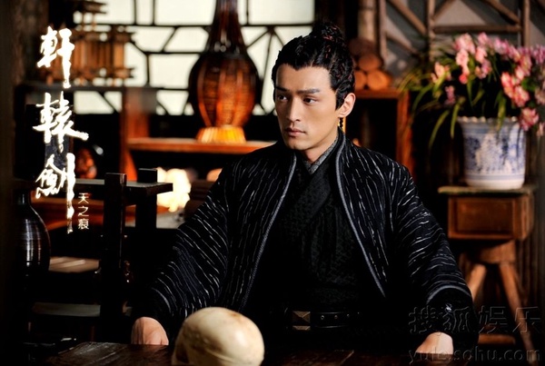 《陳情令》肖戰把黑衣穿成經典！陸劇10位古裝黑衣美男，鄧倫、李易峰魔化帥炸