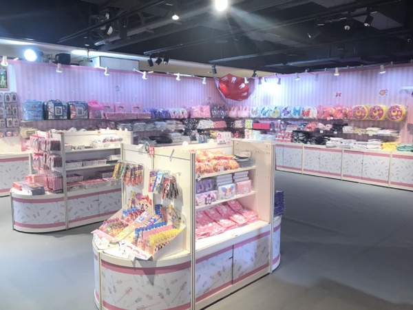 約閨蜜一起重溫少女時期！「美少女戰士夢幻世界」期間限定快閃活動，還有春水堂聯名美戰限定版珍奶！