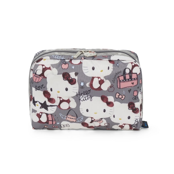 一起慶祝45週年！「HELLO KITTY」x「LeSportsac」限定聯名系列登場～這款超萌Kitty相機包必收！