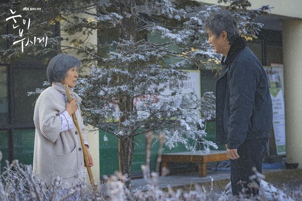 網評10部必看神級韓劇，IU不止《德魯納》爆紅，這部也意外超多人推薦！最後一部是經典沒人反對
