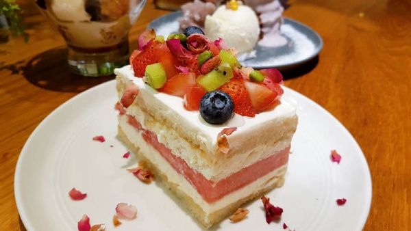 不用去雪梨就有西瓜蛋糕！「Drip Cafe好滴」限定推出，加碼必點的香芋可拿滋、珍珠迷你可拿滋！