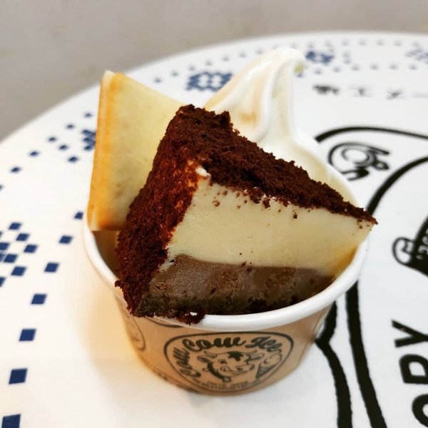 東京牛奶起司工房「小樽洋菓子舖LeTAO聯名聖代」！期間限定推出，再晚一點就來不及了～
