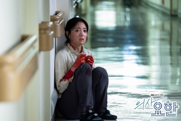 《醫生耀漢》李世榮哭得超美，10女星經典哭戲，潤娥可憐、IU讓人想摸頭安慰，但她們都比不過最後一位