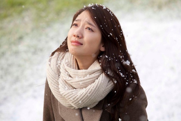 《醫生耀漢》李世榮哭得超美，10女星經典哭戲，潤娥可憐、IU讓人想摸頭安慰，但她們都比不過最後一位