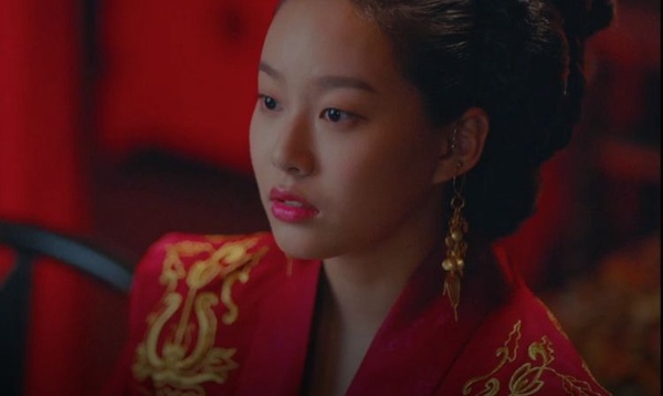 《德魯納酒店》朴柔娜被罵醜到家，8女星演公主，吳漣序像惡妃，只有第4、8位像真公主