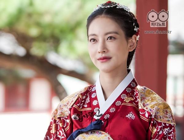 《德魯納酒店》朴柔娜被罵醜到家，8女星演公主，吳漣序像惡妃，只有第4、8位像真公主