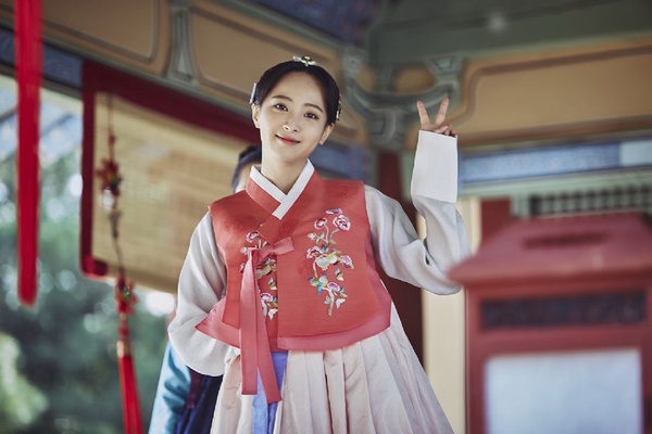 《德魯納酒店》朴柔娜被罵醜到家，8女星演公主，吳漣序像惡妃，只有第4、8位像真公主