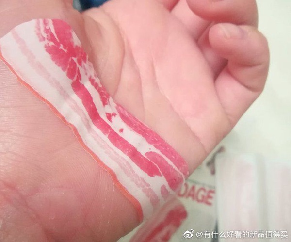 肉控必收！超獵奇「五花肉造型ok繃」，加碼四款五花肉周邊，貼在手上會想吃掉吧⋯