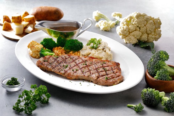 健身怎麼吃? TGI FRIDAYS X World Gym 「運動健康餐」油膩通通OUT，減脂、增肌、輕食一次滿足!