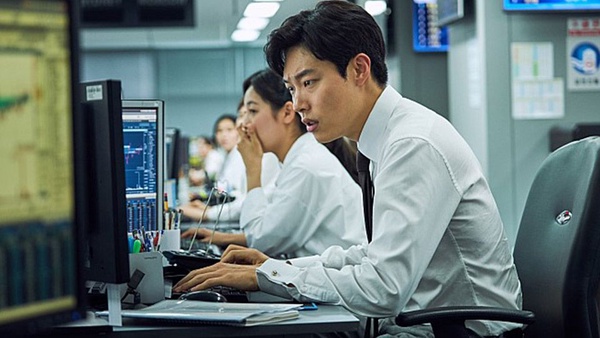 潤娥《極限逃生》票房超亮眼，力壓朴敘俊《驅魔使者》！2019韓國電影票房TOP7，《寄生上流》目前也無法撼動這一部！