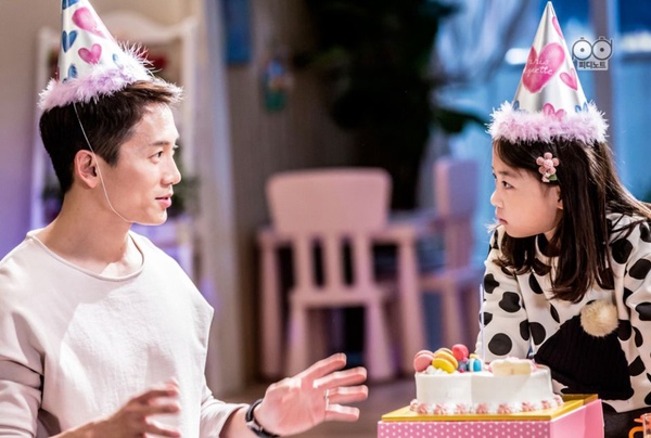 《Welcome 2 Life》Rain化身女兒奴，8位韓劇中的奶爸，池晟帶粉紅帽幫女兒慶生，丁海寅最溫柔，但反差最大的還是蘇志燮