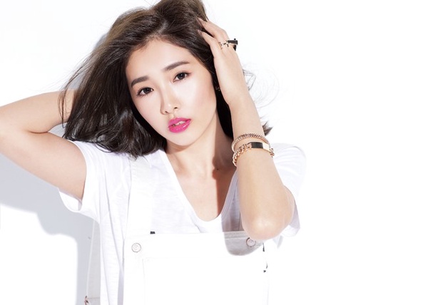 女神的妝髮、穿搭關鍵，孔曉振喔膩的時尚公式！