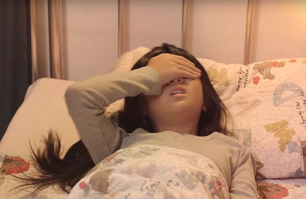 《俗女養成記》神還原童年記憶，食物放冰箱一定不會壞、吃蟑螂蛋等於吃蛋白質，讓網友哭笑不得的大人舉動盤點！