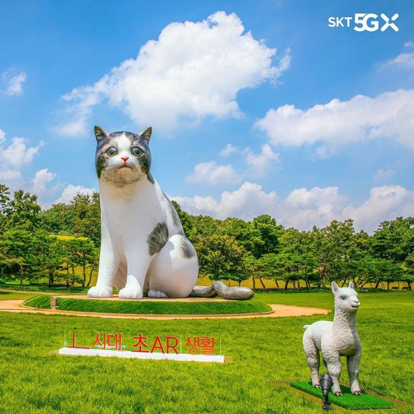 巨型喵星人出沒！韓國奧林匹克公園「AR動物園」，10公尺超巨大貓咪成為最新打卡熱點！