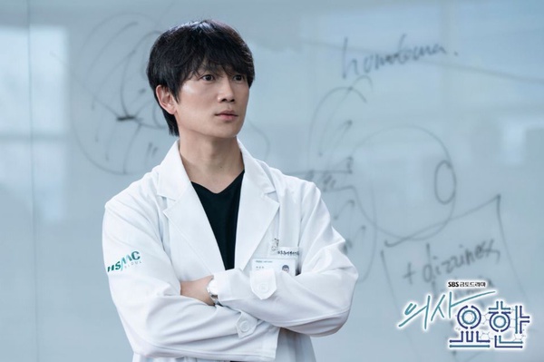 《醫生耀漢》池晟會醫病還很會放電，盤點他演過的10部劇，7種人格不夠看，這部池晟演變態霸總，強勢掠奪更帶感！