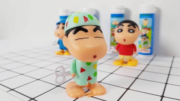 全家「蠟筆小新發條玩具」！加碼全家集點「蠟筆小新玩具糖果」還有特價活動！