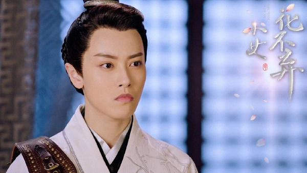 網評12個「女扮男裝」最真實的女星！《烈火軍校》白鹿、《花不棄》邢恩帥炸，比不上林青霞、張敏經典