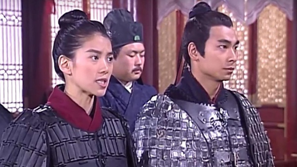 網評12個「女扮男裝」最真實的女星！《烈火軍校》白鹿、《花不棄》邢恩帥炸，比不上林青霞、張敏經典