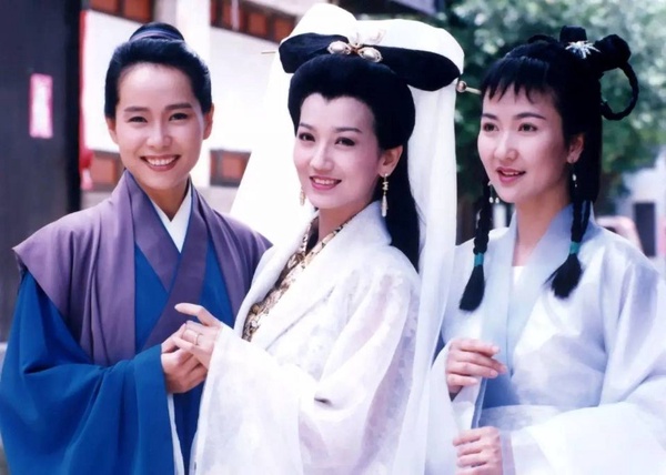 網評12個「女扮男裝」最真實的女星！《烈火軍校》白鹿、《花不棄》邢恩帥炸，比不上林青霞、張敏經典