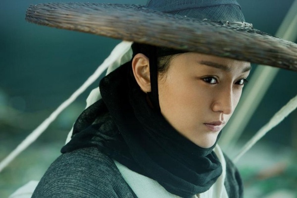 網評12個「女扮男裝」最真實的女星！《烈火軍校》白鹿、《花不棄》邢恩帥炸，比不上林青霞、張敏經典