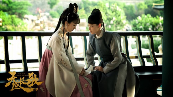 網評12個「女扮男裝」最真實的女星！《烈火軍校》白鹿、《花不棄》邢恩帥炸，比不上林青霞、張敏經典