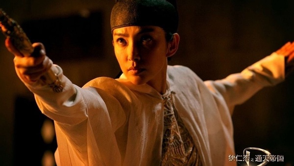 網評12個「女扮男裝」最真實的女星！《烈火軍校》白鹿、《花不棄》邢恩帥炸，比不上林青霞、張敏經典