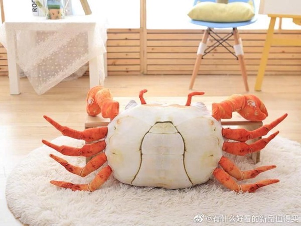 巨大寫實美味「螃蟹」抱枕，小美人魚賽巴斯丁「真蝦版」，海鮮控必收！