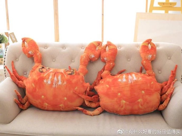 巨大寫實美味「螃蟹」抱枕，小美人魚賽巴斯丁「真蝦版」，海鮮控必收！
